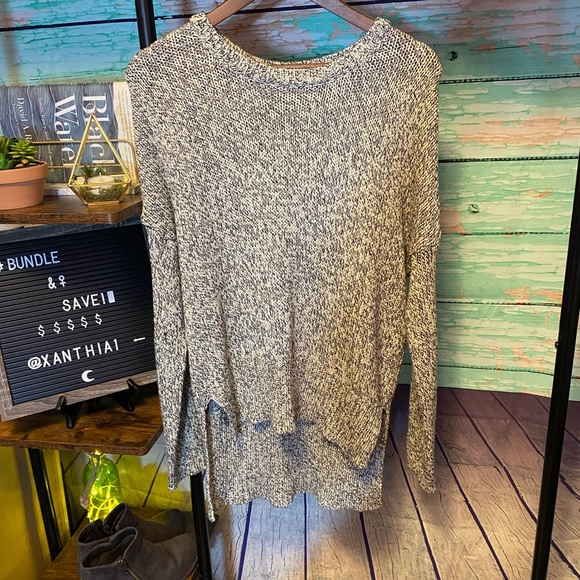 Ladies Pull Over Sweater - Picture 1 of 3